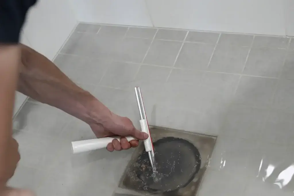 retorno de água em ralo de chão em Matosinhos